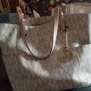 Micheal Kors handbag